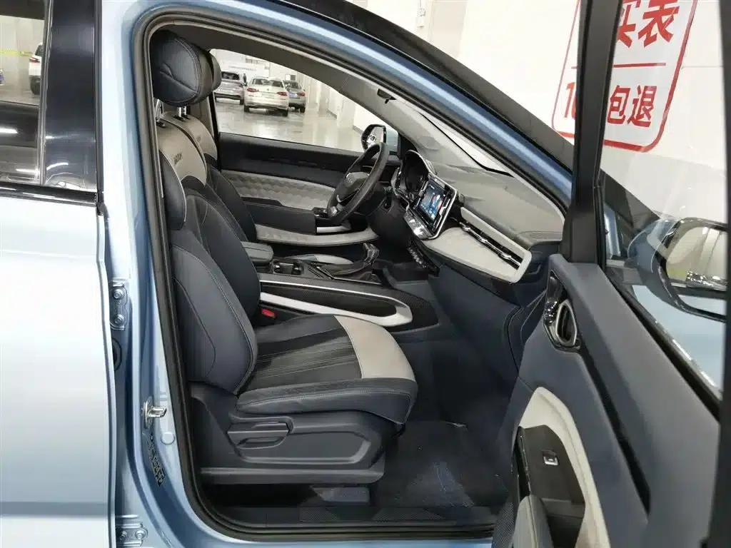 Baojun RM-5 2019 1.5T CVT 24-hour online luxury 6-seater — миниатюра 23