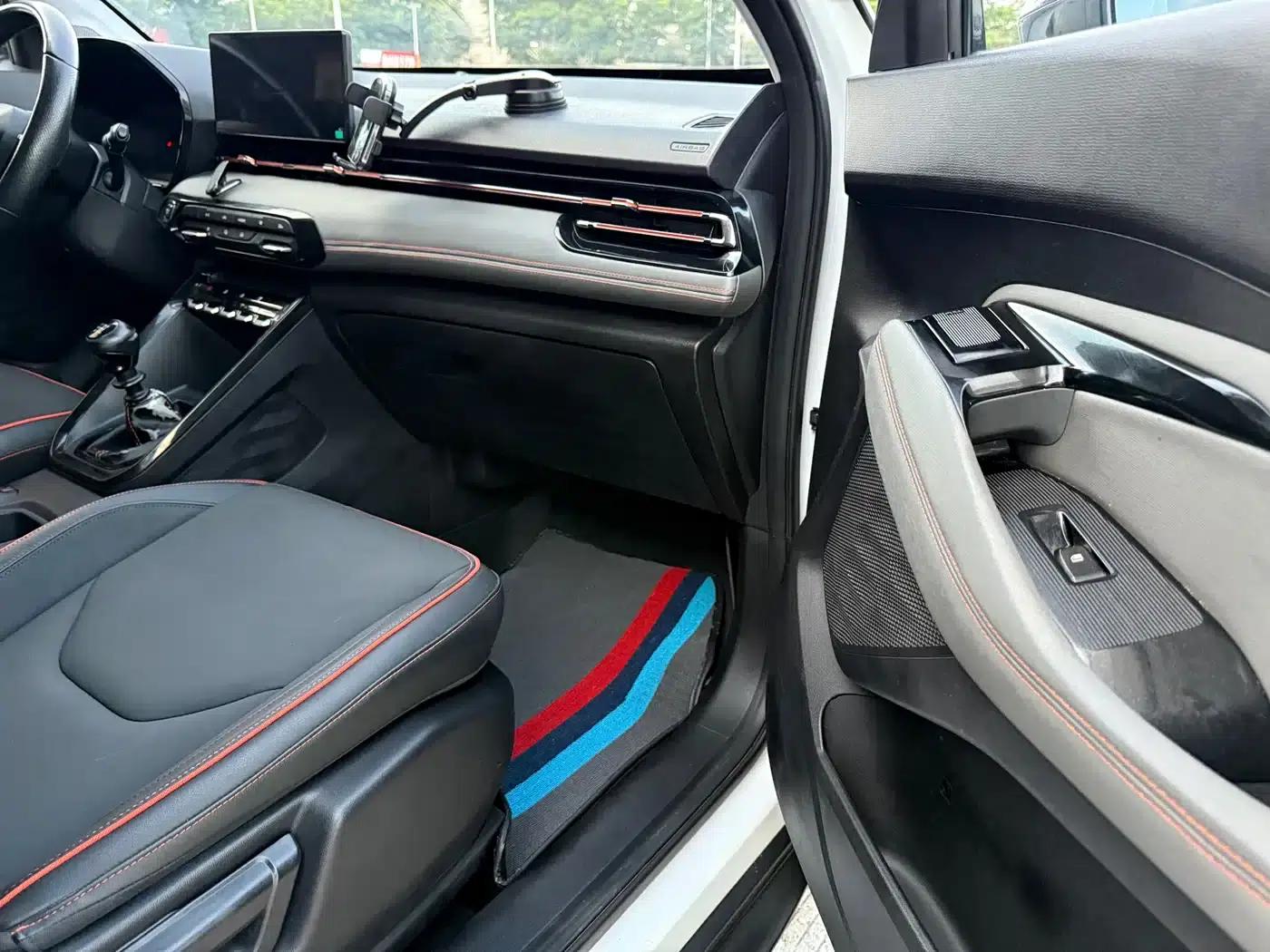 Baojun RS-3 2020 1.5L Manual Intelligent Luxury Edition — миниатюра 9