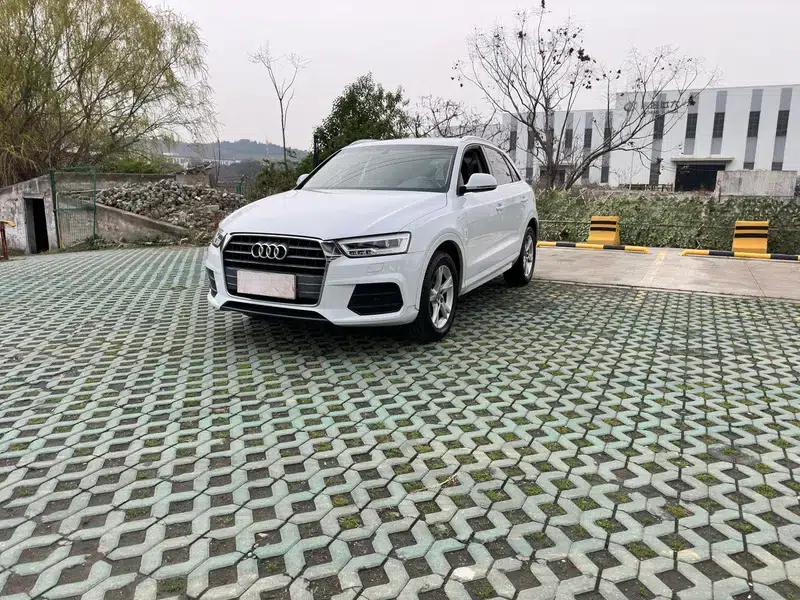 Audi Q3 2018 30th Anniversary Edition 30 TFSI Fashion Model — миниатюра 1