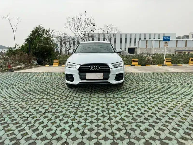 Audi Q3 2018 30th Anniversary Edition 30 TFSI Fashion Model — миниатюра 2