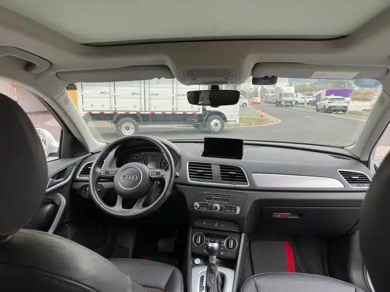 Audi Q3 2018 30th Anniversary Edition 30 TFSI Fashion Model — миниатюра 12