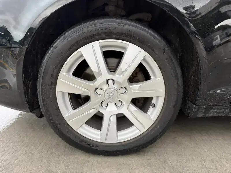 Audi A6L 2010 2.4L Luxury — миниатюра 3