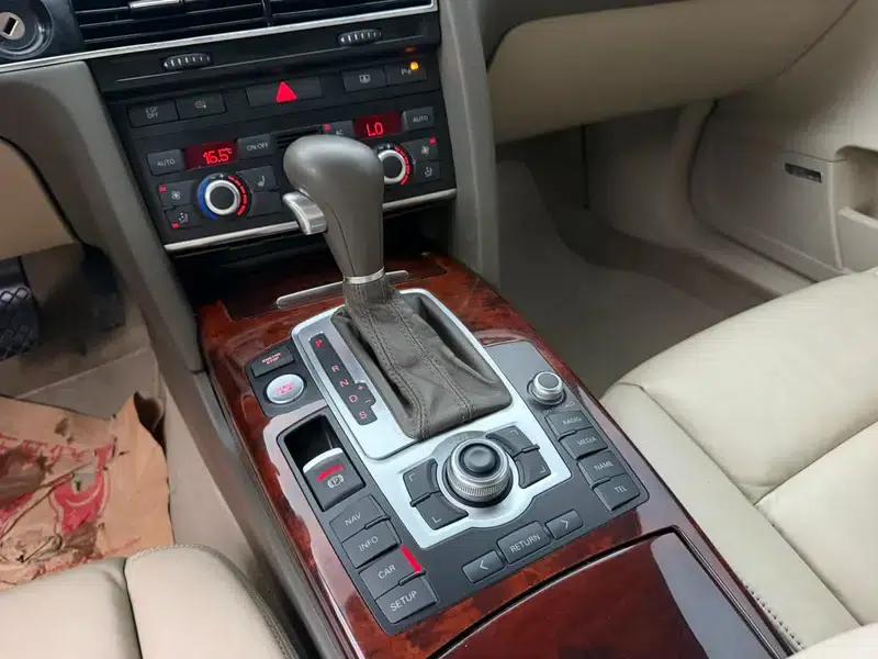 Audi A6L 2010 2.4L Luxury — миниатюра 8