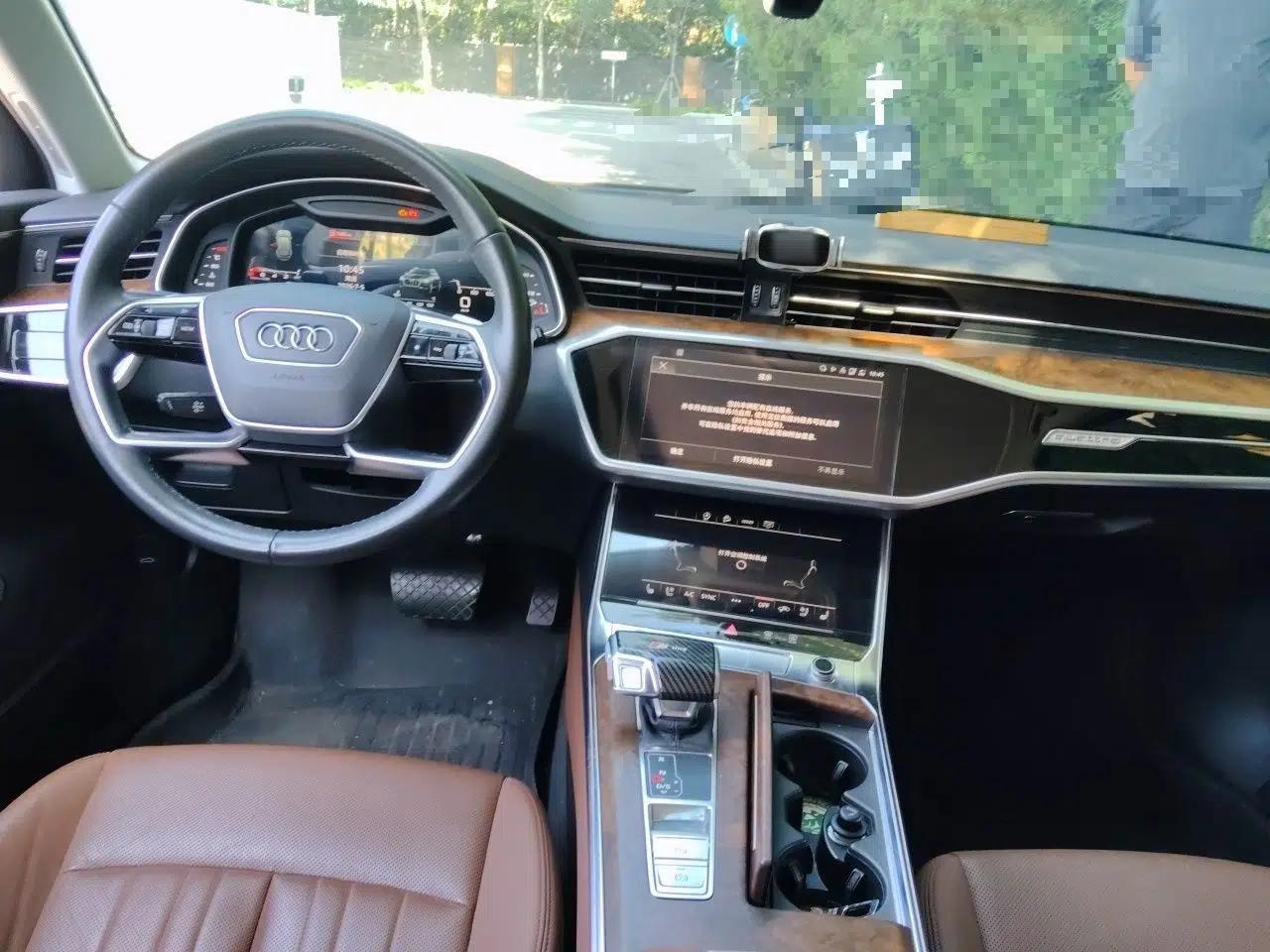 Audi A6 2021 allroad quattro Explorer 55 TFSI Prestige Off-Road Model — миниатюра 9