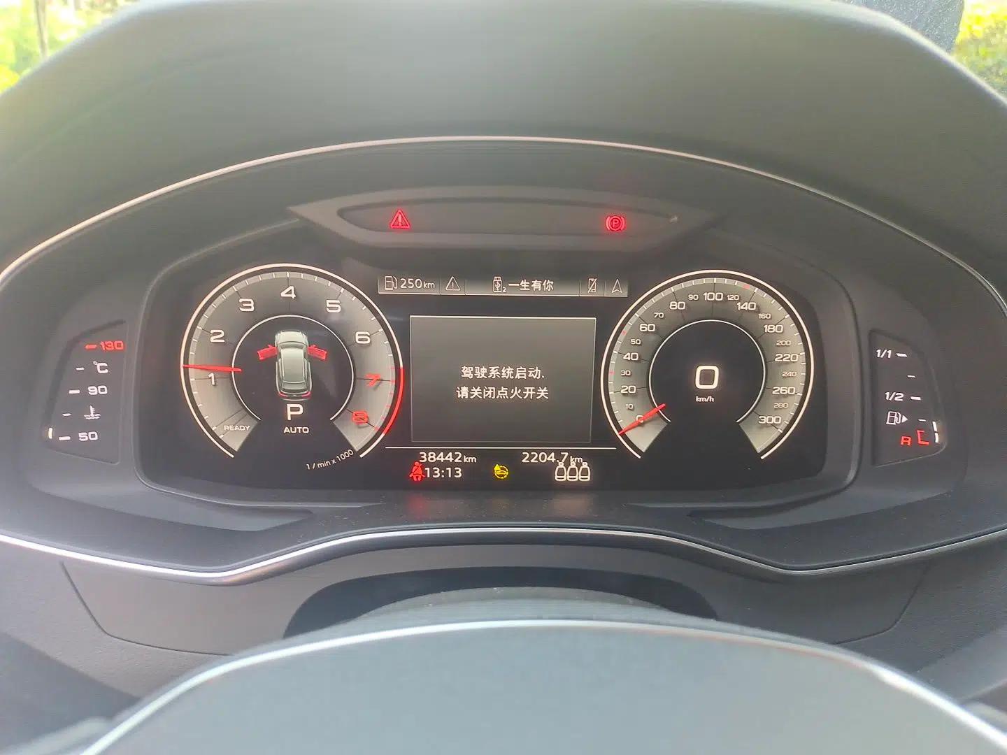 Audi A6 2022 Avant Futurist 40 TFSI Luxury Dynamic Model — миниатюра 11