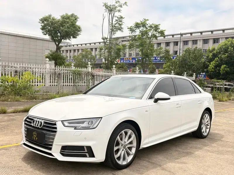 Audi A4L 2018 30th Anniversary Edition 40 TFSI Fashion Model — миниатюра 1