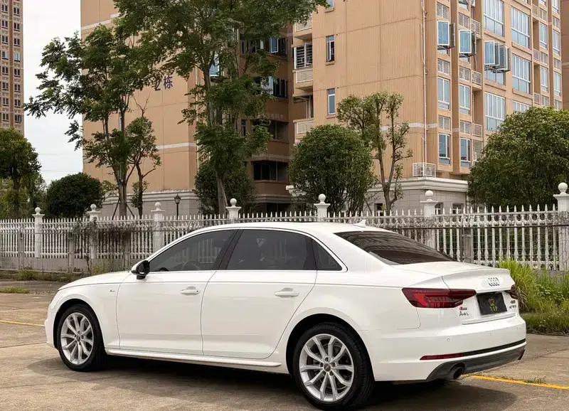 Audi A4L 2018 30th Anniversary Edition 40 TFSI Fashion Model — миниатюра 4