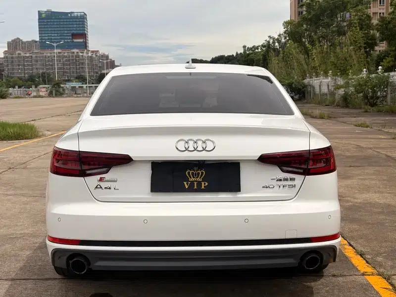 Audi A4L 2018 30th Anniversary Edition 40 TFSI Fashion Model — миниатюра 5