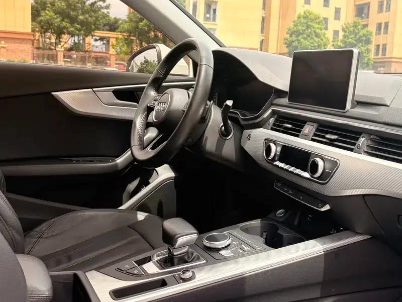 Audi A4L 2018 30th Anniversary Edition 40 TFSI Fashion Model — миниатюра 9