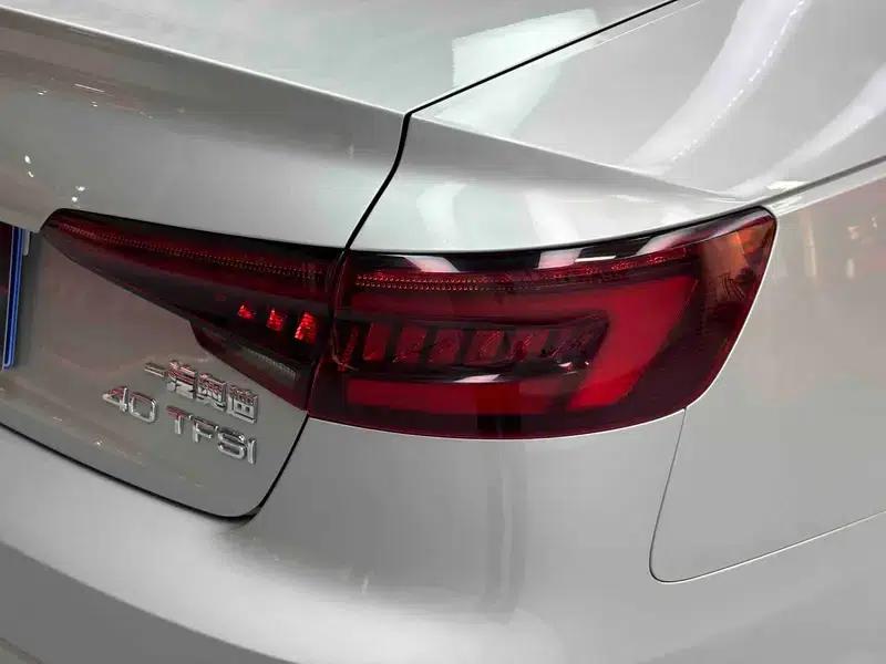 Audi A4L 2018 30th Anniversary Edition 40 TFSI Progressive — миниатюра 23