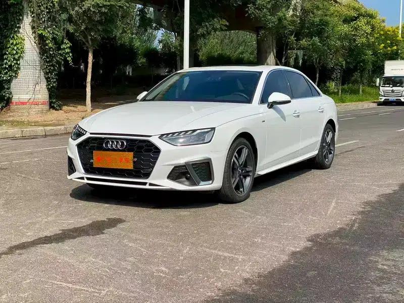 Audi A4L 2020 40 TFSI quattro Luxury Dynamic — миниатюра 1