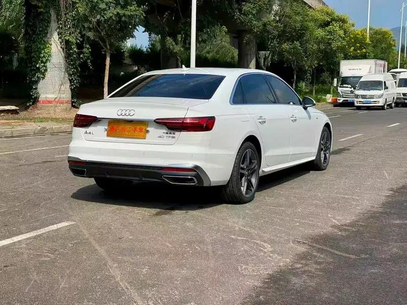 Audi A4L 2020 40 TFSI quattro Luxury Dynamic — миниатюра 6