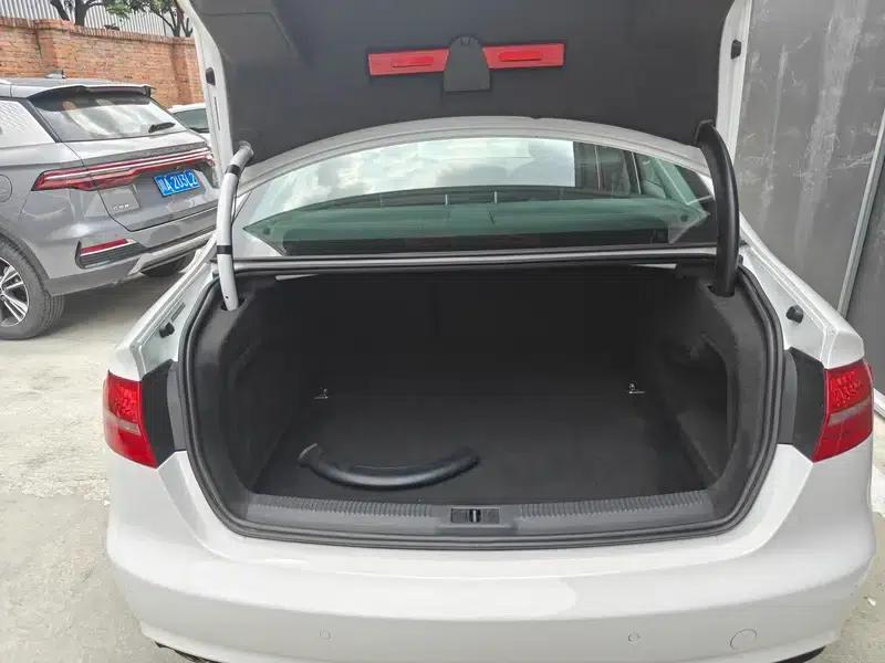 Audi A4L 2015 35 TFSI Automatic Standard Edition — миниатюра 19