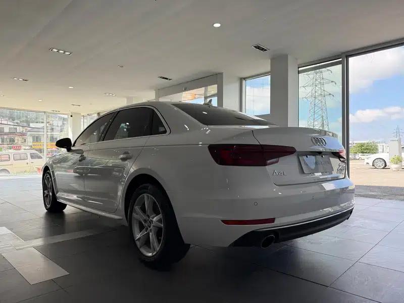 Audi A4L 2018 30th Anniversary Edition 40 TFSI Progressive — миниатюра 4