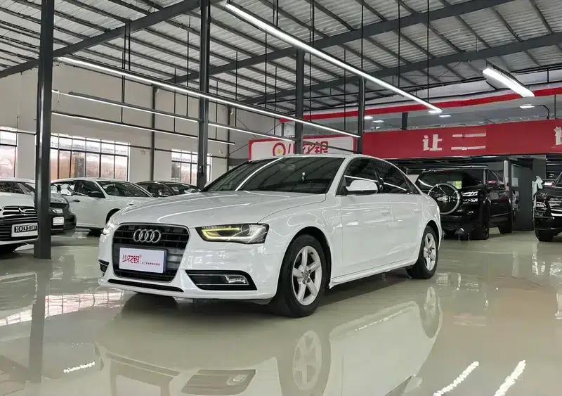 Audi A4L 2015 35 TFSI Automatic Standard Edition — миниатюра 1