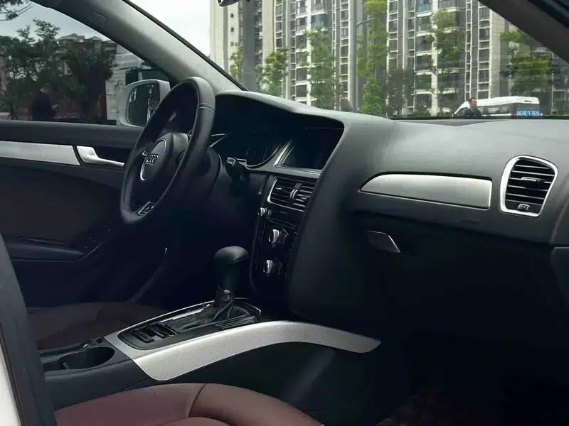Audi A4L 2013 35 TFSI Automatic Standard Edition — миниатюра 14