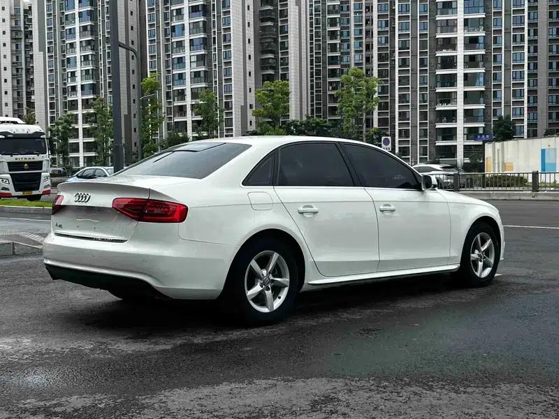 Audi A4L 2013 35 TFSI Automatic Standard Edition — миниатюра 7