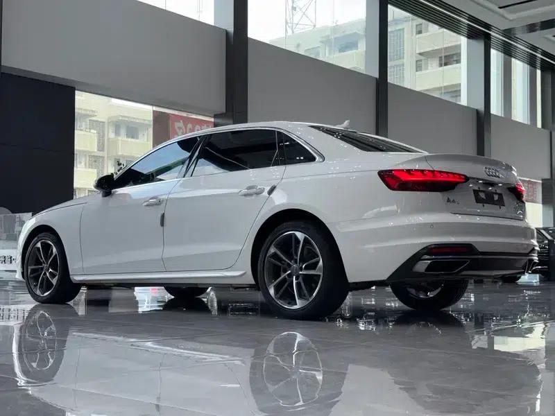 Audi A4L 2022 40 TFSI Fashion Dynamic Edition — миниатюра 3