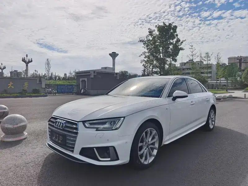 Audi A4L 2019 40 TFSI Fashion Edition (National V Emission Standard) — миниатюра 1