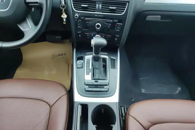Audi A4L 2016 30 TFSI Classic Edition Automatic Comfort Model — миниатюра 15