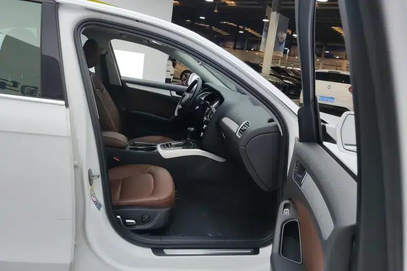 Audi A4L 2016 30 TFSI Classic Edition Automatic Comfort Model — миниатюра 10