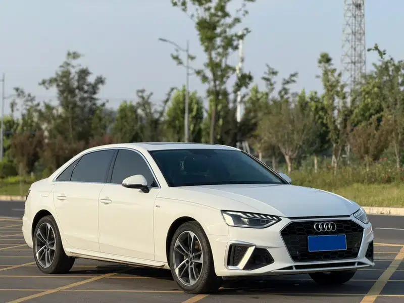 Audi A4L 2022 40 TFSI Fashion Dynamic Edition — миниатюра 3