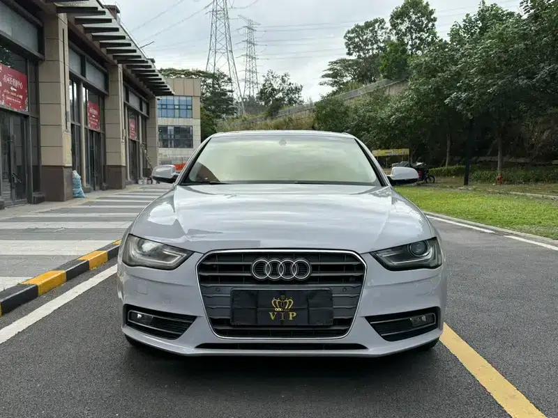 Audi A4L 2015 35 TFSI Automatic Standard Edition — миниатюра 2