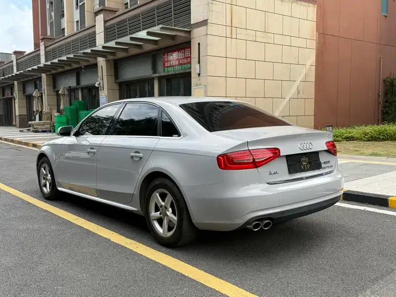 Audi A4L 2015 35 TFSI Automatic Standard Edition — миниатюра 5