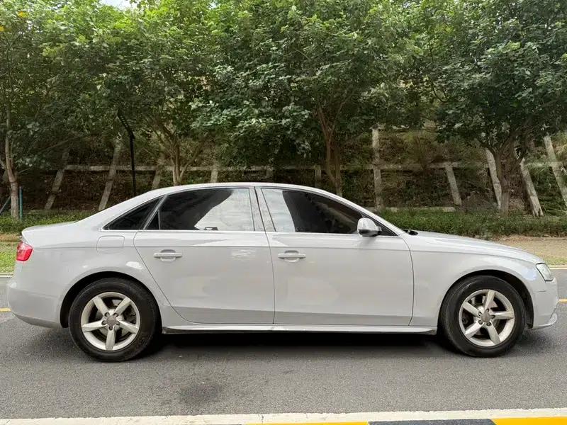 Audi A4L 2015 35 TFSI Automatic Standard Edition — миниатюра 8
