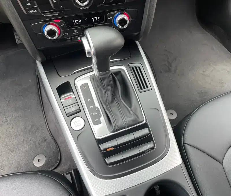 Audi A4L 2016 35 TFSI Classic Edition Automatic Standard Model — миниатюра 12