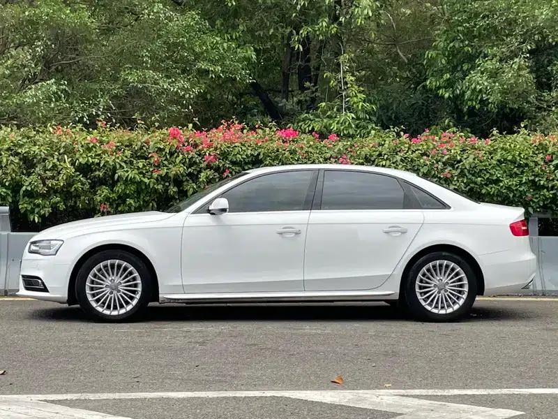 Audi A4L 2016 35 TFSI Classic Edition Automatic Standard Model — миниатюра 3
