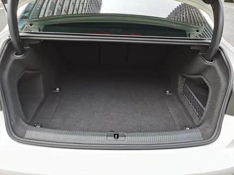 Audi A4L 2018 30th Anniversary Edition 30 TFSI Progressive — миниатюра 17