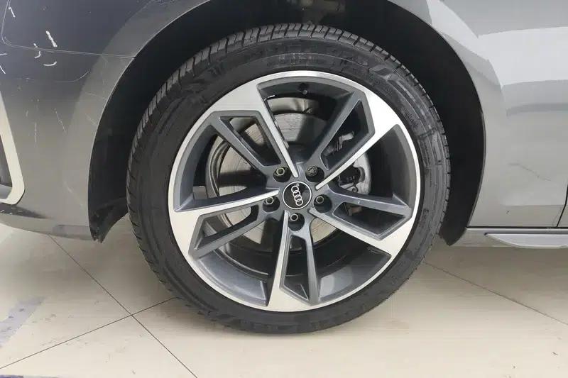 Audi A4L 2022 40 TFSI Fashion Dynamic Edition — миниатюра 7