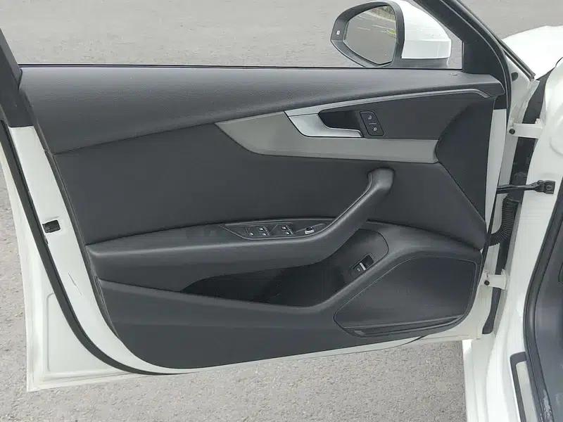 Audi A4L 2017 40 TFSI Fashion Edition — миниатюра 10
