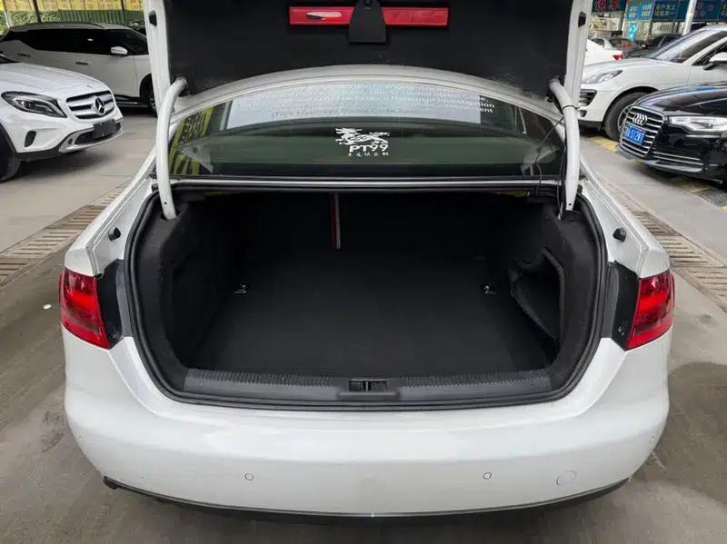Audi A4L 2012 2.0 TFSI Automatic Standard Edition — миниатюра 15