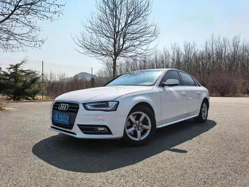 Audi A4L 2013 35 TFSI Automatic Standard Edition — миниатюра 1