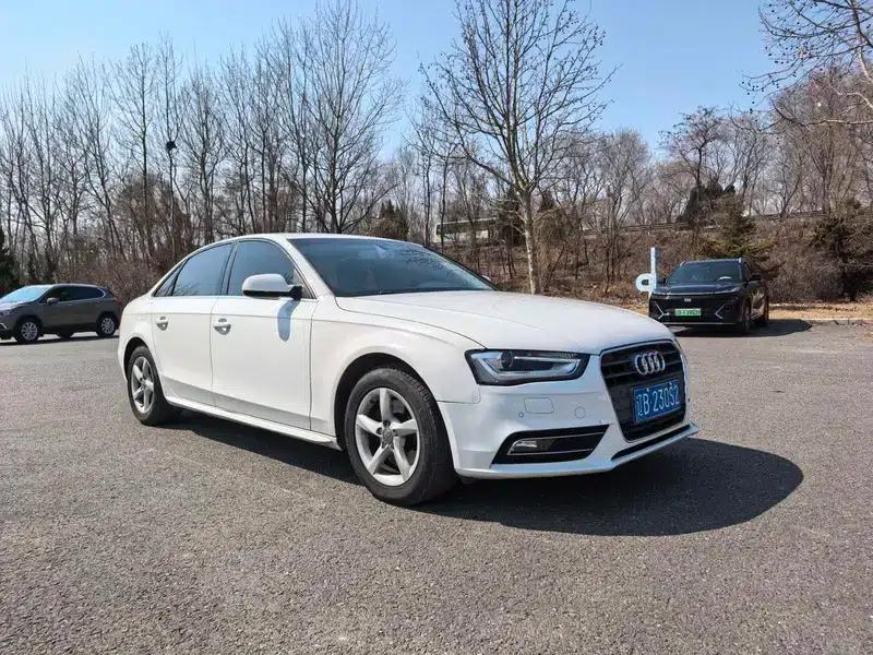 Audi A4L 2013 35 TFSI Automatic Standard Edition — миниатюра 3