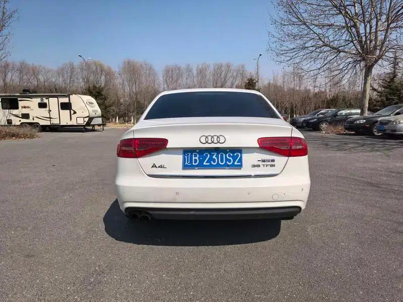 Audi A4L 2013 35 TFSI Automatic Standard Edition — миниатюра 5