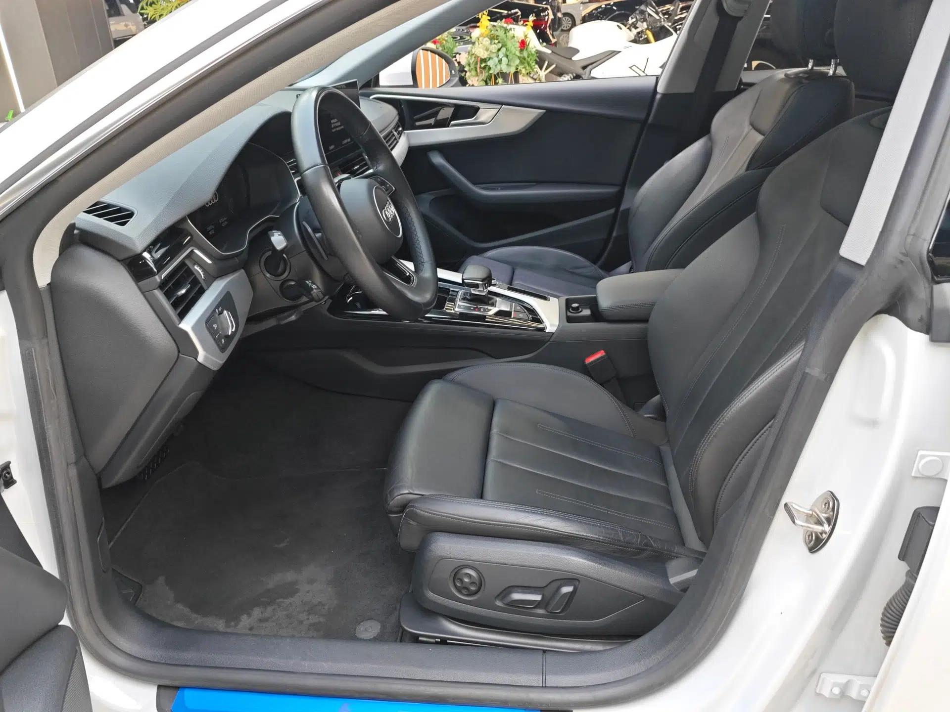 Audi A5 2022 Sportback 40 TFSI Fashionable and Dynamic Model — миниатюра 13