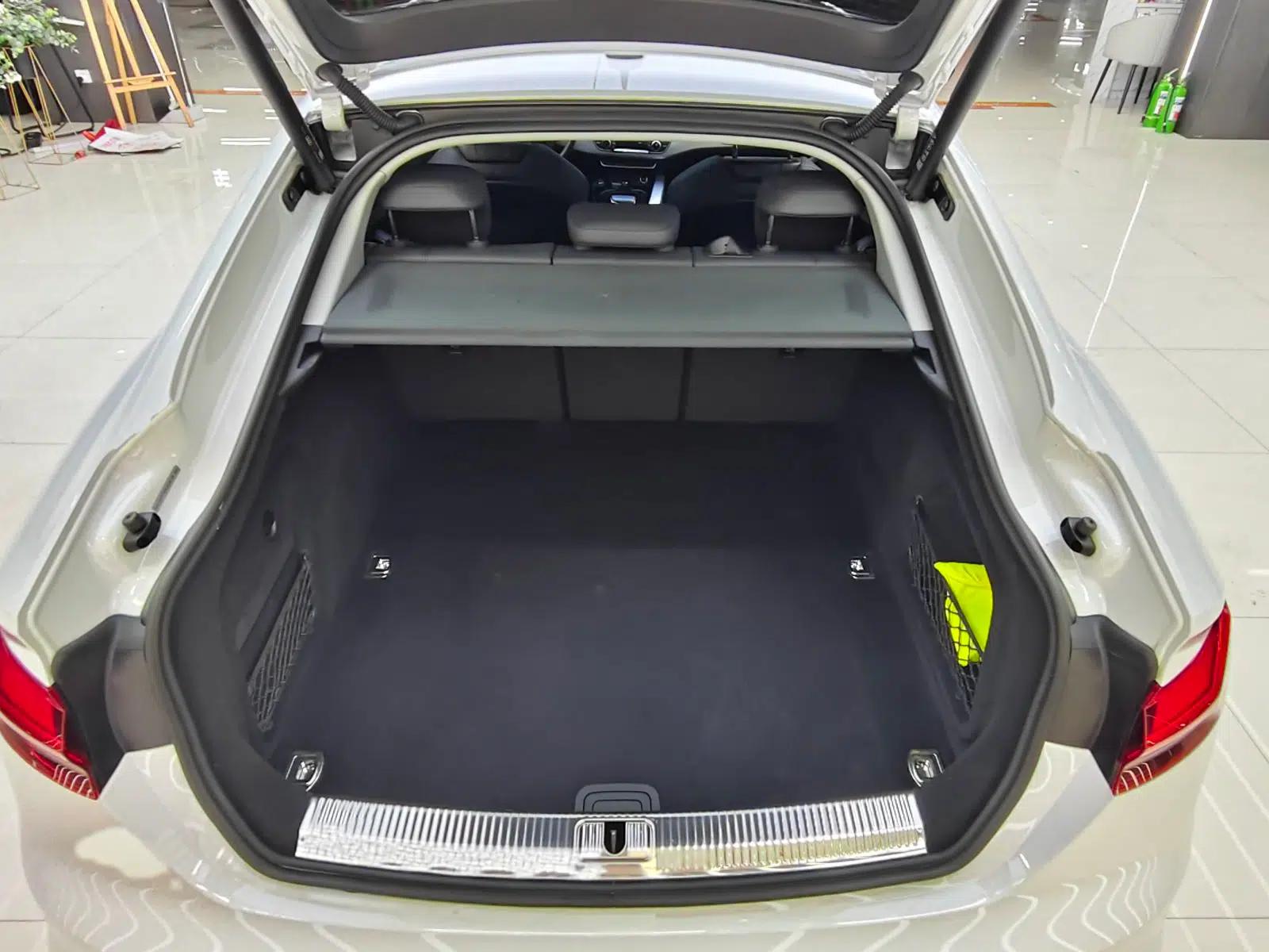 Audi A5 2022 Sportback 40 TFSI Fashionable and Dynamic Model — миниатюра 16