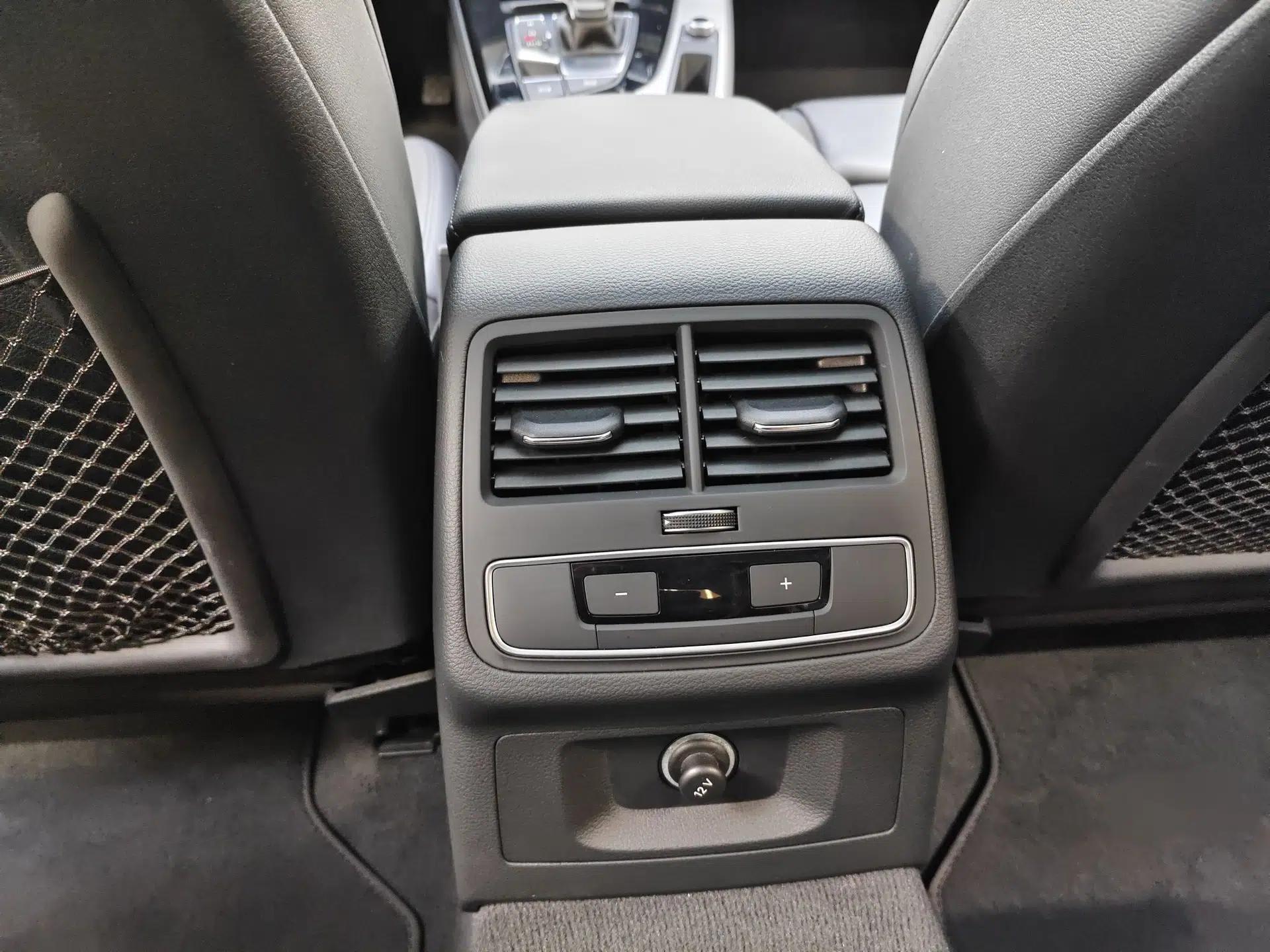 Audi A5 2022 Sportback 40 TFSI Fashionable and Dynamic Model — миниатюра 17