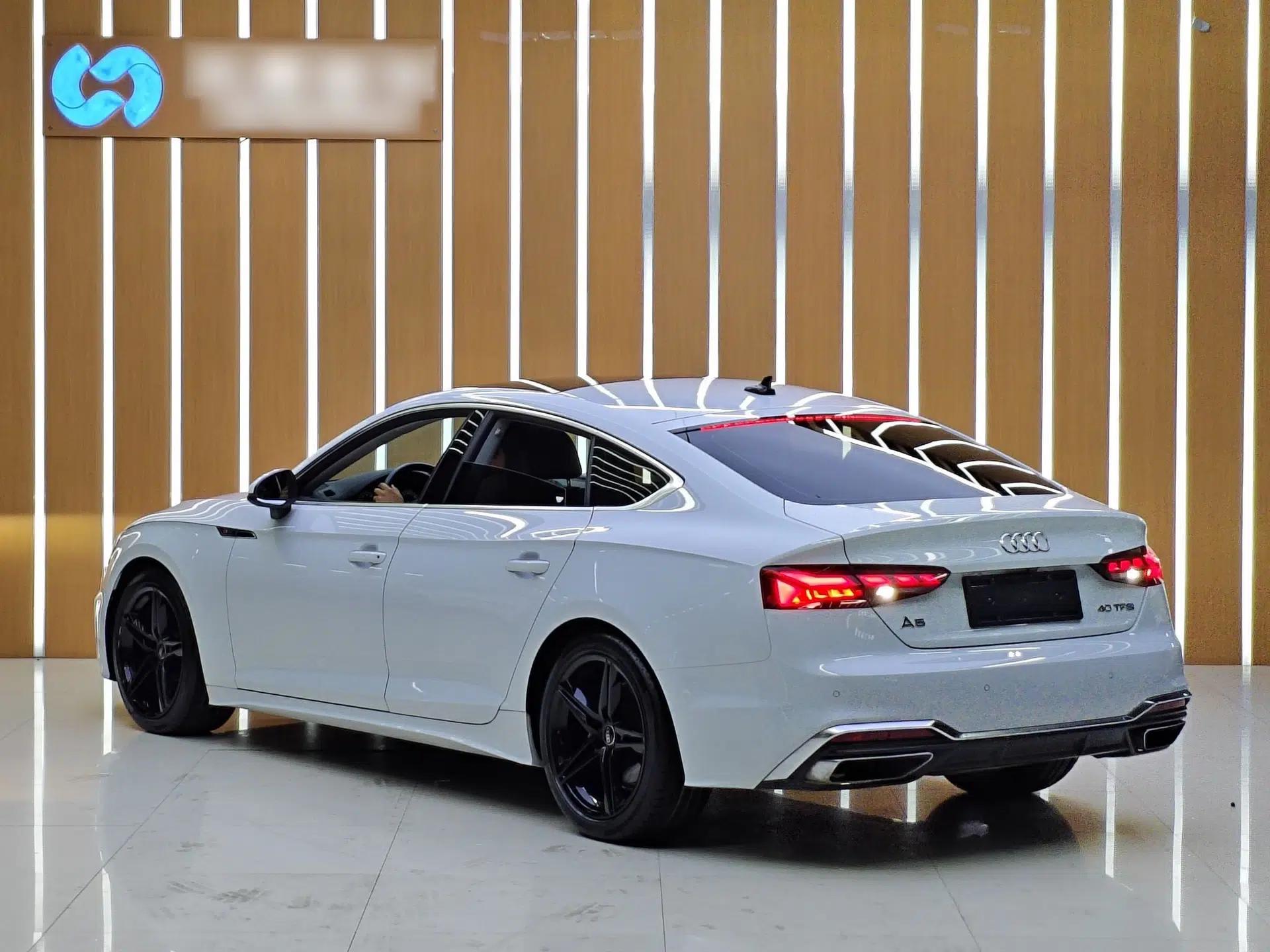 Audi A5 2022 Sportback 40 TFSI Fashionable and Dynamic Model — миниатюра 3