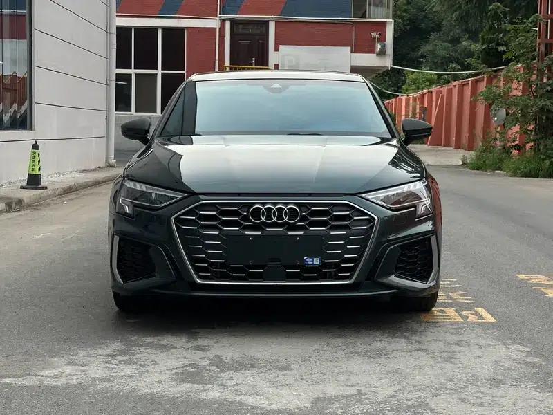 Audi A3 2023 Facelift Sportback 35 TFSI Fashion Sporty Model — миниатюра 2
