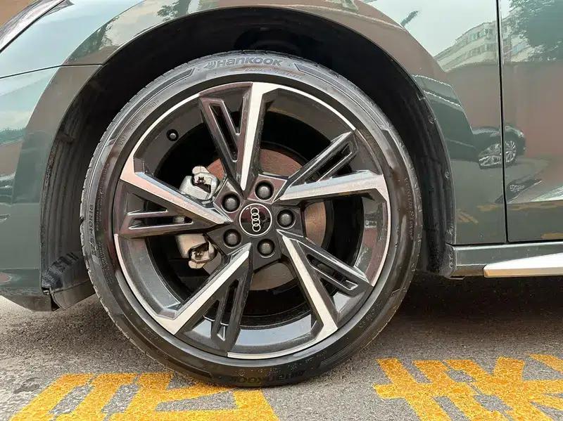 Audi A3 2023 Facelift Sportback 35 TFSI Fashion Sporty Model — миниатюра 11