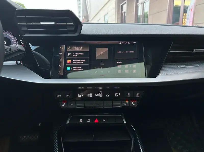 Audi A3 2023 Facelift Sportback 35 TFSI Fashion Sporty Model — миниатюра 14