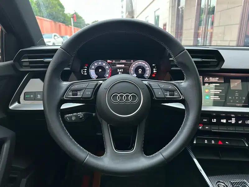 Audi A3 2023 Facelift Sportback 35 TFSI Fashion Sporty Model — миниатюра 16