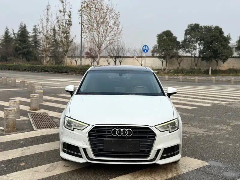 Audi A3 2018 30th Anniversary Edition Sportback 35 TFSI Fashion Model — миниатюра 2