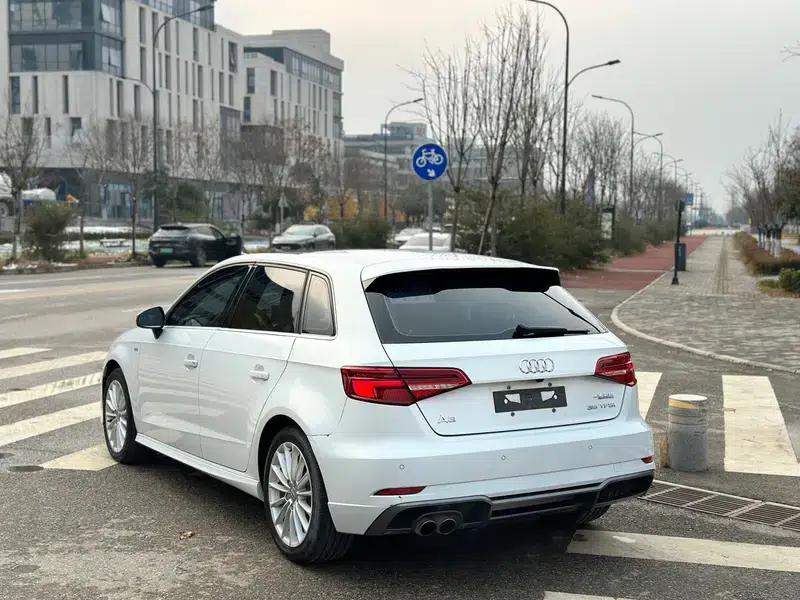 Audi A3 2018 30th Anniversary Edition Sportback 35 TFSI Fashion Model — миниатюра 4