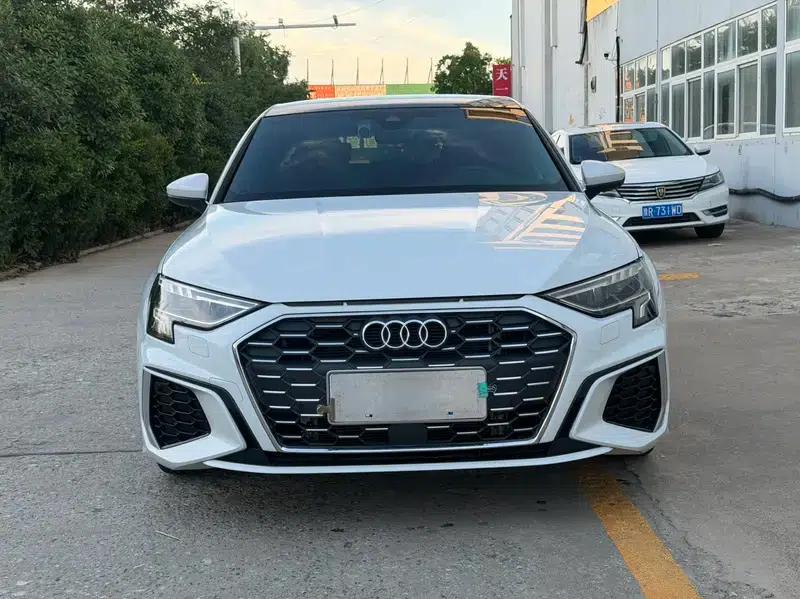Audi A3 2022 Sportback 35 TFSI Fashionable Elegant Model — миниатюра 2