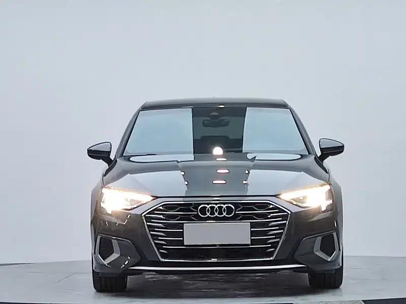 Audi A3 2023 Sportback 35 TFSI Fashionable Elegant Model — миниатюра 2